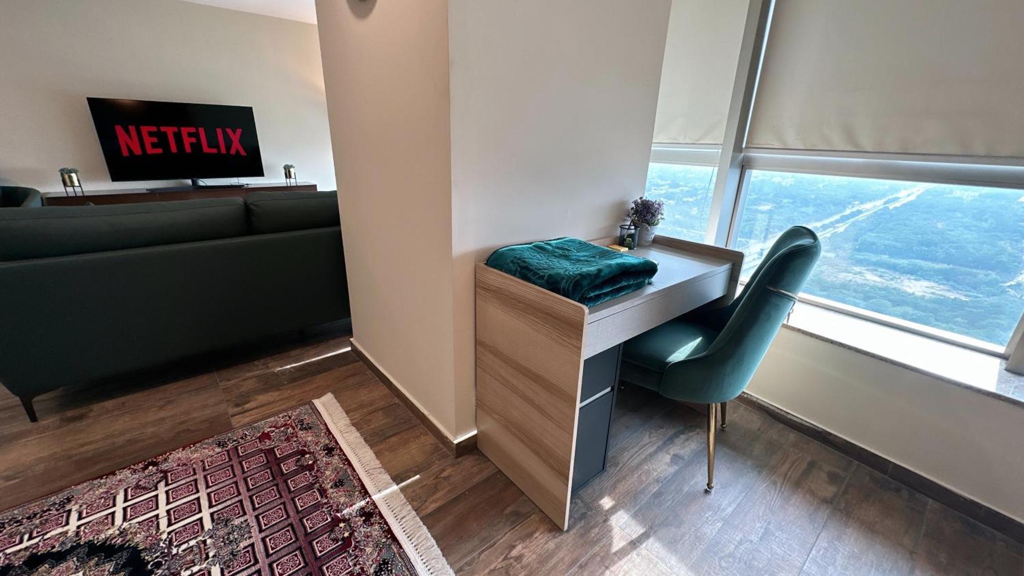 Centaurus Apartment City View Three Beds İslamabad Dış mekan fotoğraf